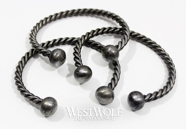 Gothic Skull Bead Bracelet - Adjustable Stretch Band Style – West Wolf  Renaissance