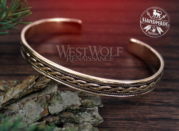 Celtic Twist Design Bracelet - Made of Polished Golden Bronze